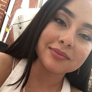 Meet your Posher, Lorena